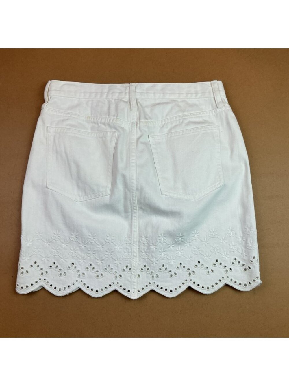 J.Crew White Denim Mini Skirt With Embroidered Eyelet Hem Size 28 - Picture 3 of 9